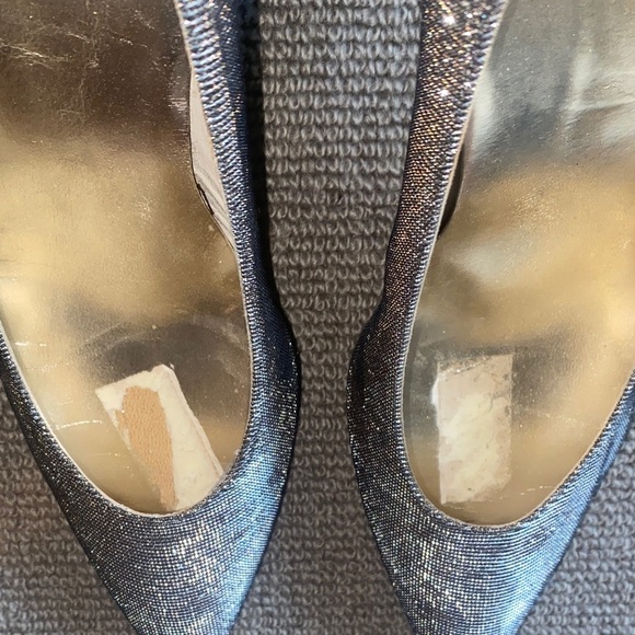 Stuart Weitzman Women's Sparkling Gold/Silver Heels sz 9 - Picture 3 of 13